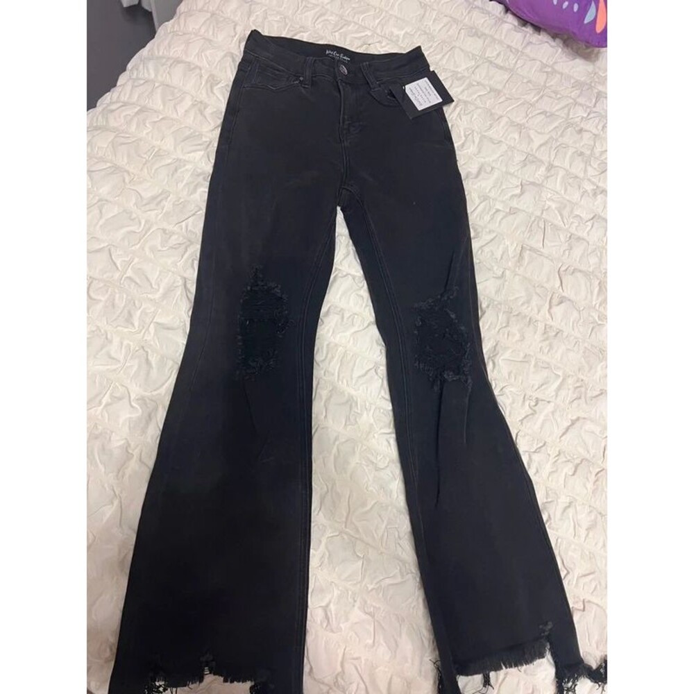 NWT Wild Oak Risen black distressed jeans